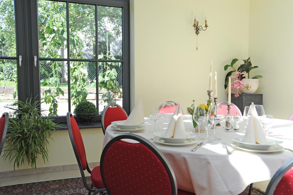 Landgasthof Zum Schwarzen Adler 마크트놀드하임 외부 사진