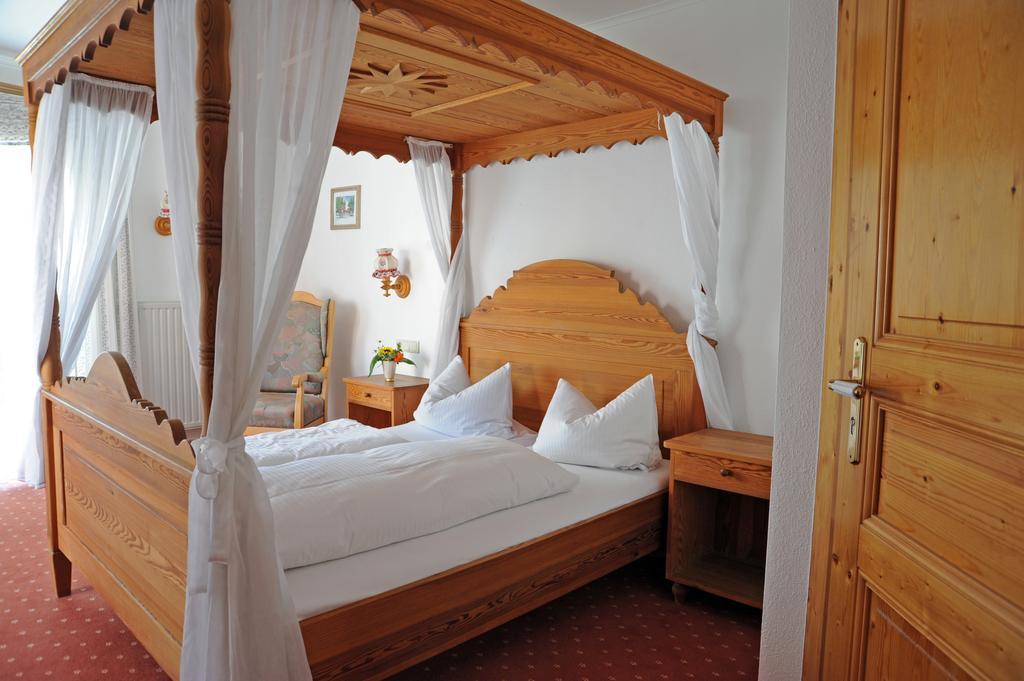 Landgasthof Zum Schwarzen Adler 마크트놀드하임 외부 사진